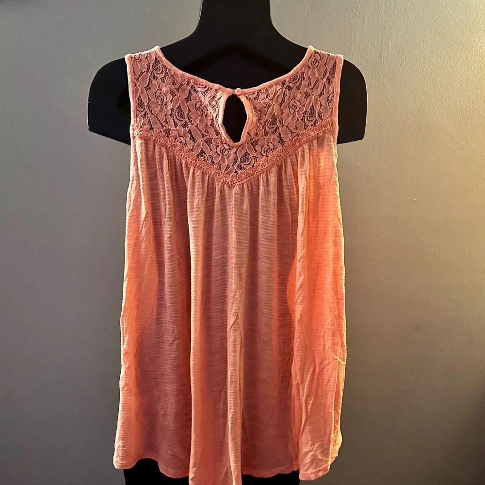 CABLE & GAUGE SLEEVELESS TOP SIZE LARGE - Picture 2 of 2